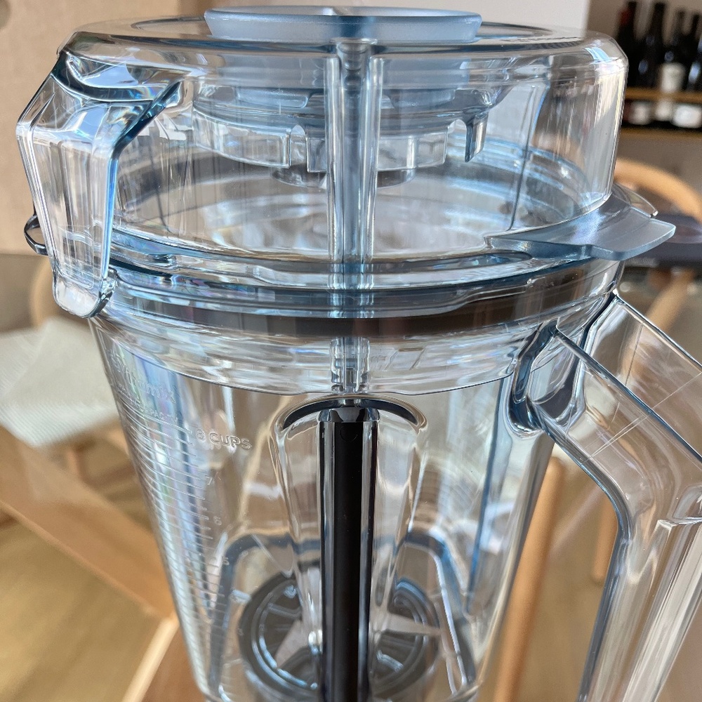 Vitamix Ascent 64 oz container